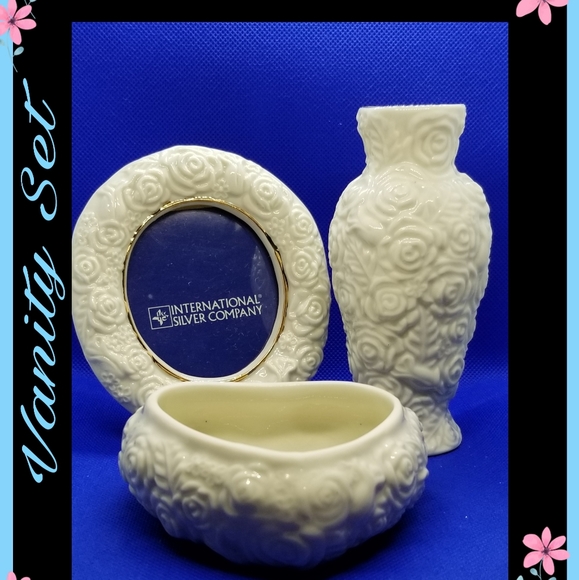 international silver company Other - -International Silver Company Vanity Set